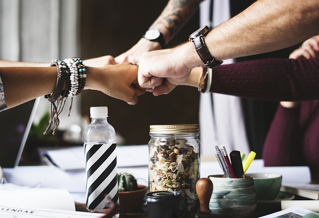 Wer wir sind Persönlich und Partnerschaftlich Wer wir sind Persönlich und Partnerschaftlich